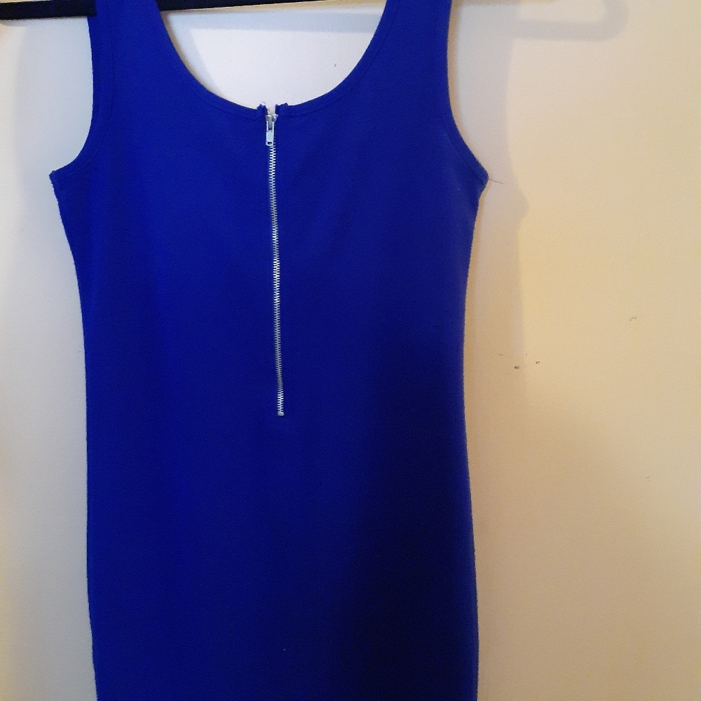 Dress - Picture 2 of 4